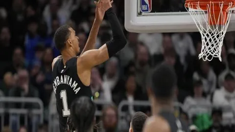 湖记：十年最乱更衣室，杜兰特频繁发声，问题根源揭晓